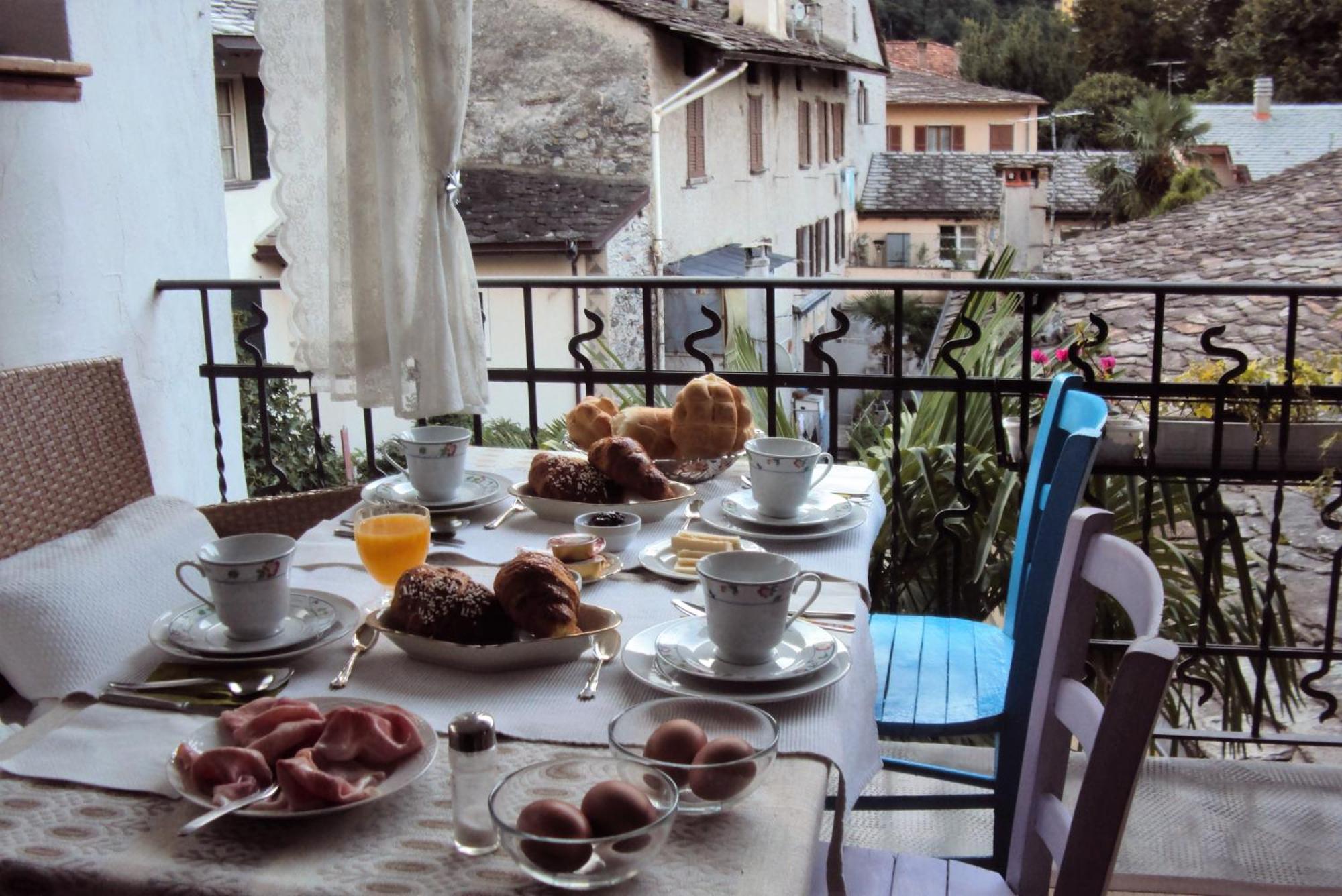 Bb Chiavenna Centro Storico Bed and Breakfast Exteriör bild